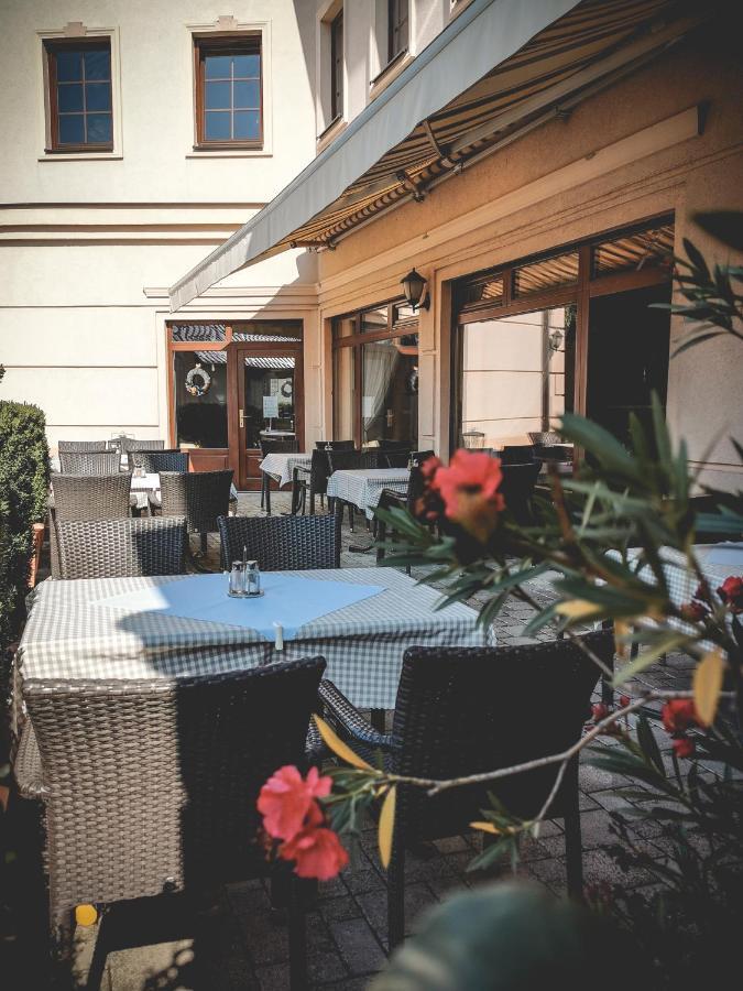 Restaurant Pansion Wien Cierny Brod Экстерьер фото